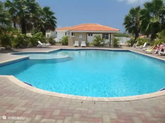 Location de Vacances Curaçao, Banda Ariba (est), Jan Thiel, villa - Kas di mi sono piscine communautaire sur le domaine de Marbella