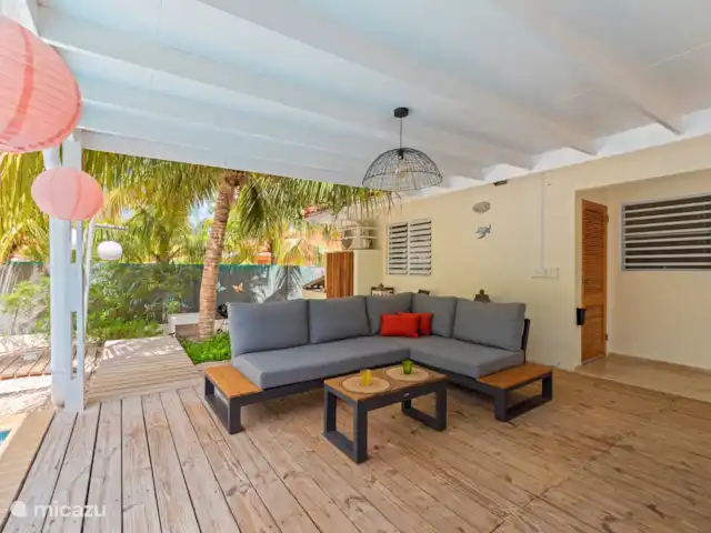 Location de Vacances Curaçao, Banda Ariba (est), Jan Thiel, villa - Kas di mi sono La terrasse de la piscine dispose d'1 canapé lounge pour 6 personnes