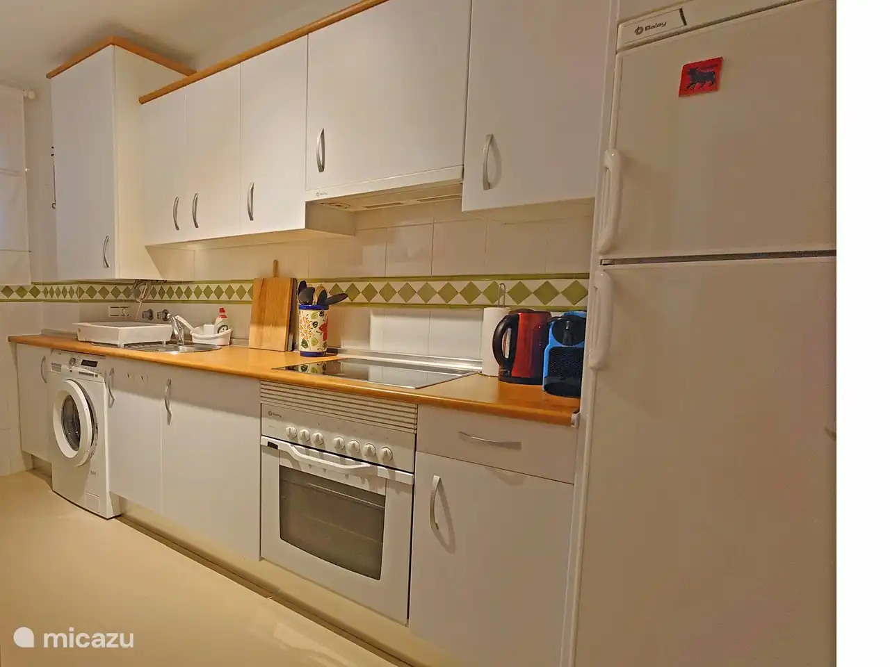 Keuken voorzien van wasmachine