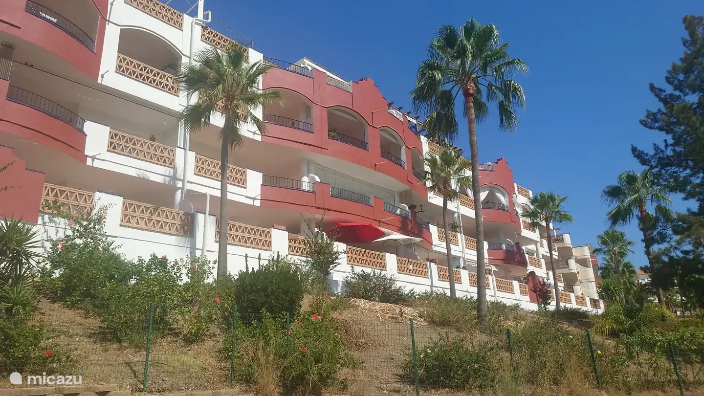 Aanzicht vanaf de straat
