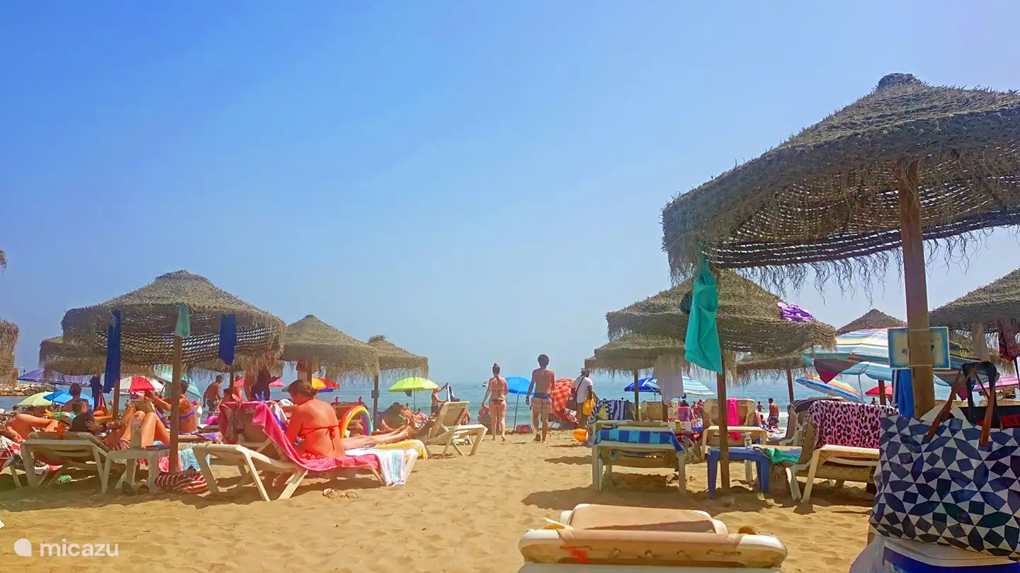 Cabopino beach Andy's bar ligt één afslag verder op 5 min rijden