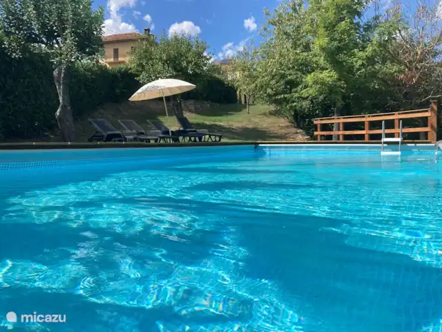 Casa Caroline: 1e verd.+ ruim balkon huren in Italië, Piëmont, Ovada - appartement zwembad in tuin van 10 x 5 meter en 130 cm diep