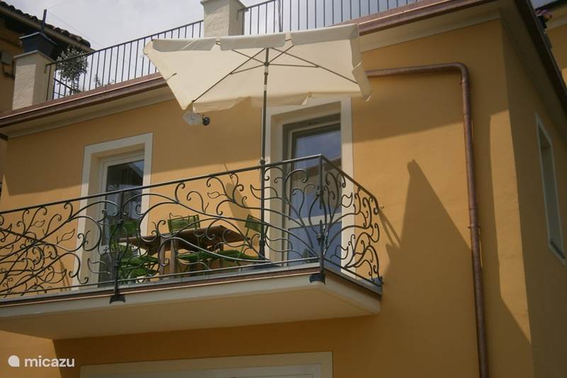 Vakantiehuis Italië, Piëmont, Ovada Appartement Casa Caroline: 1e verd.+ ruim balkon