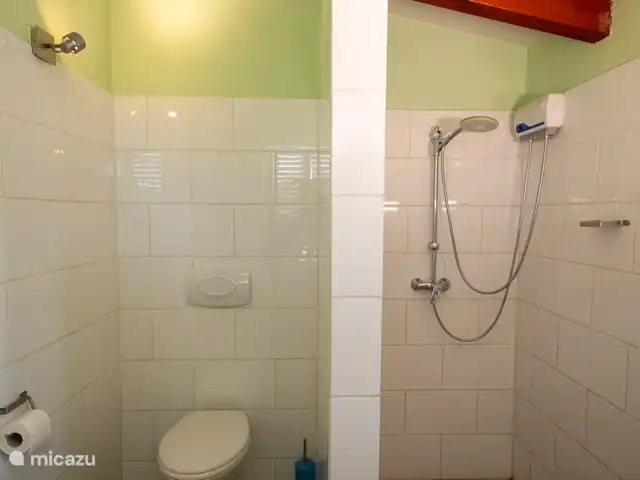 villa huren in Bonaire, Bonaire, Belnem – Cas Bon Majeti Elke slaapkamer heeft een eigen toilet en douche met warmwatervoorziening