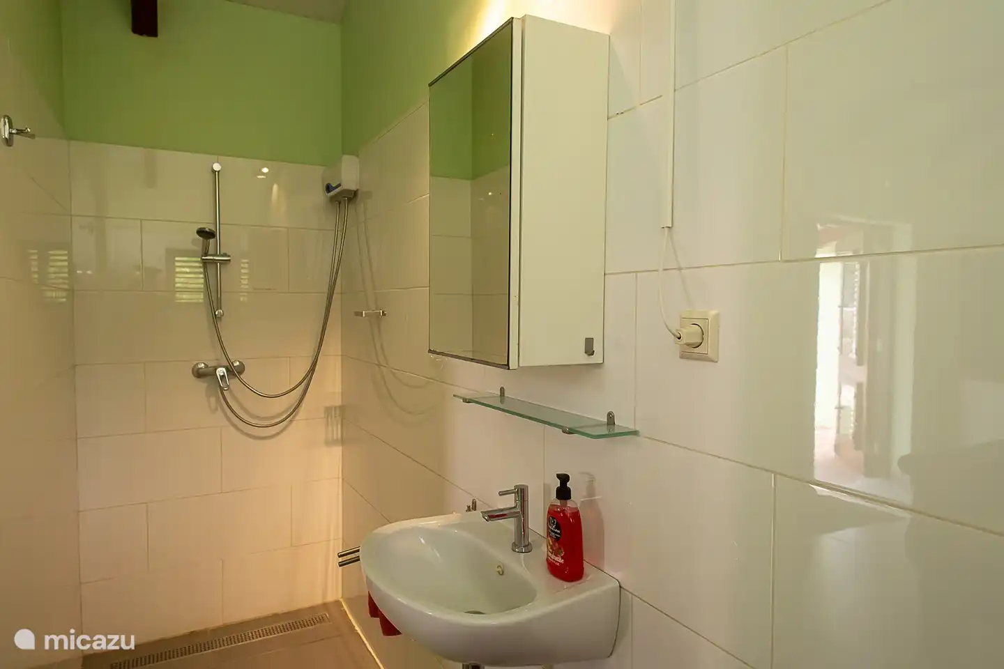 Each bedroom has its own toilet and shower with hot water supply