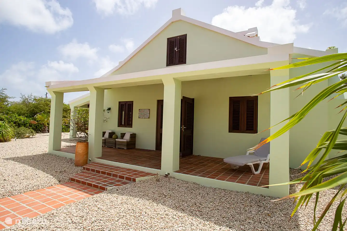 Front Cas Bon Majeti. The place for the sunrise or to relax in the evening in one of the rocking chairs!