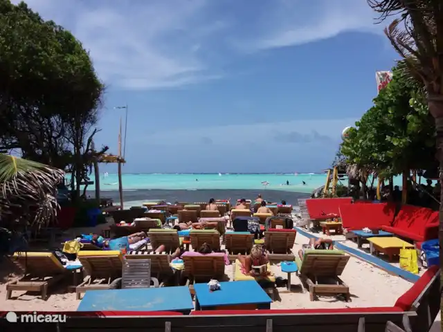 villa huren in Bonaire, Bonaire, Belnem – Cas Bon Majeti Uitzicht op Sorobon vanaf het strand van 'Jibe City'. Relaxed en de plek om te windsurfen!