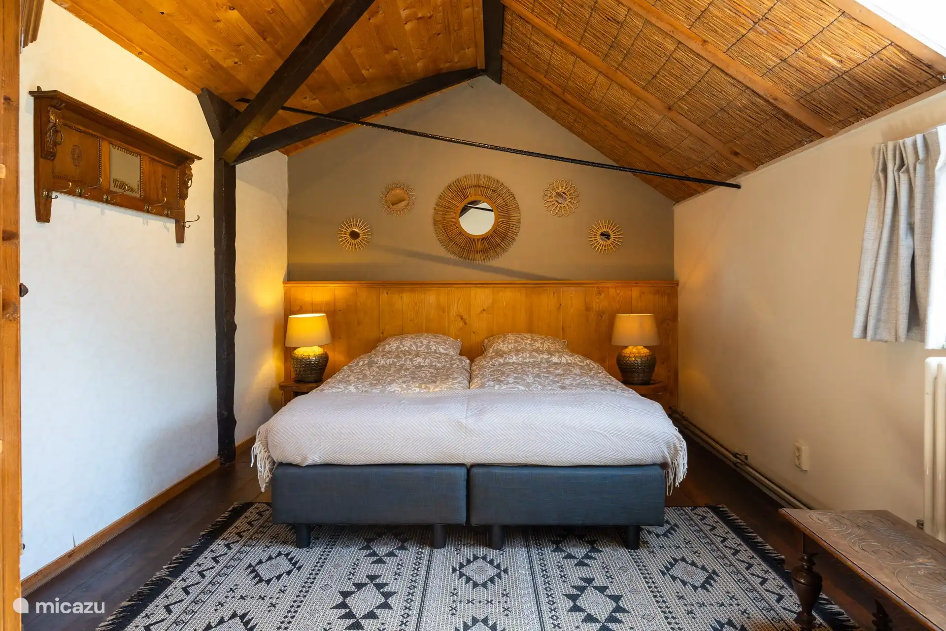 Schlafzimmer 2 befindet sich ebenfalls im Erdgeschoss und verfügt über eine eigene Dusche und Toilette