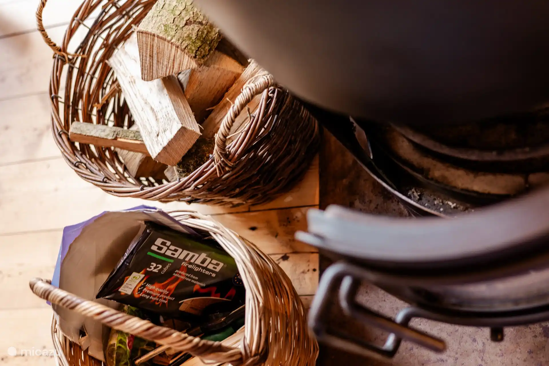Sommer wie Winter genießen Sie die Kaminöfen. Sowohl im Innenhof als auch im Inneren des Anna Hoeve gibt es einen Holzofen. 