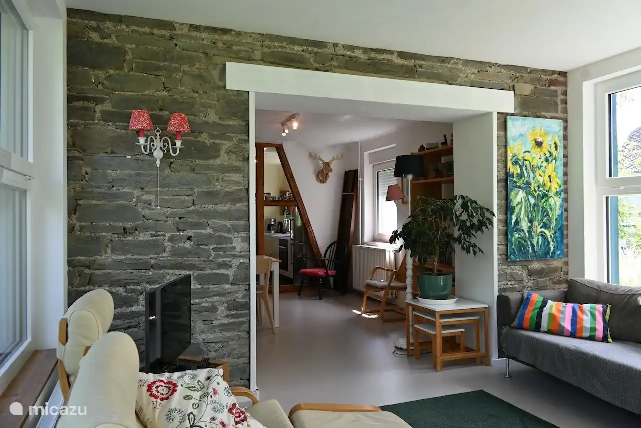 The living room as if you were sitting in the middle of the garden