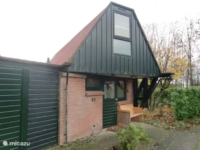 Location de Vacances Pays-Bas, Hollande du Nord, Nieuwe Niedorp, maison de vacances - Maison de vacances avec bateau à rames Devant la maison.