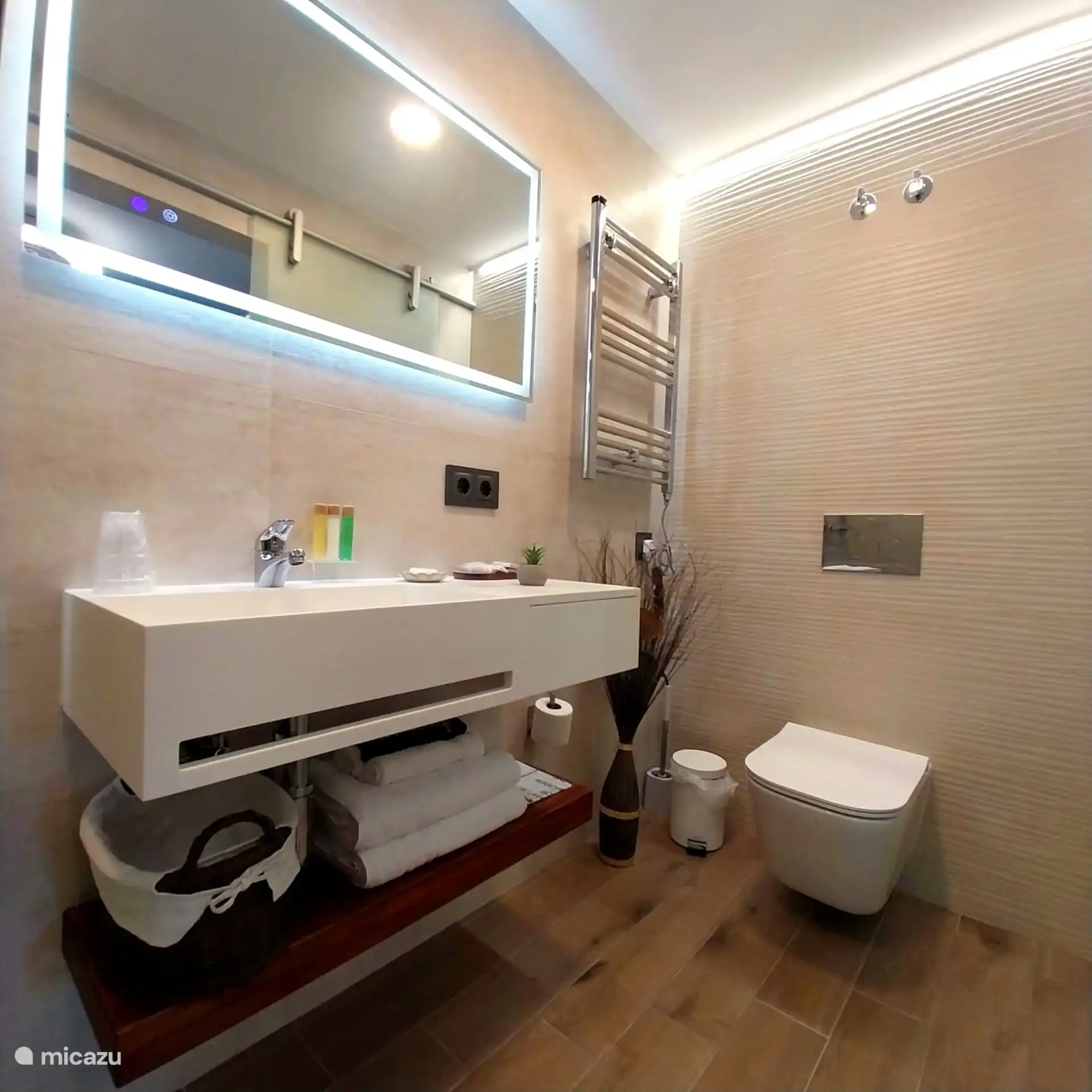 The 2nd bedroom transformed into a suite, New bathroom with a sink, a toilet and .....