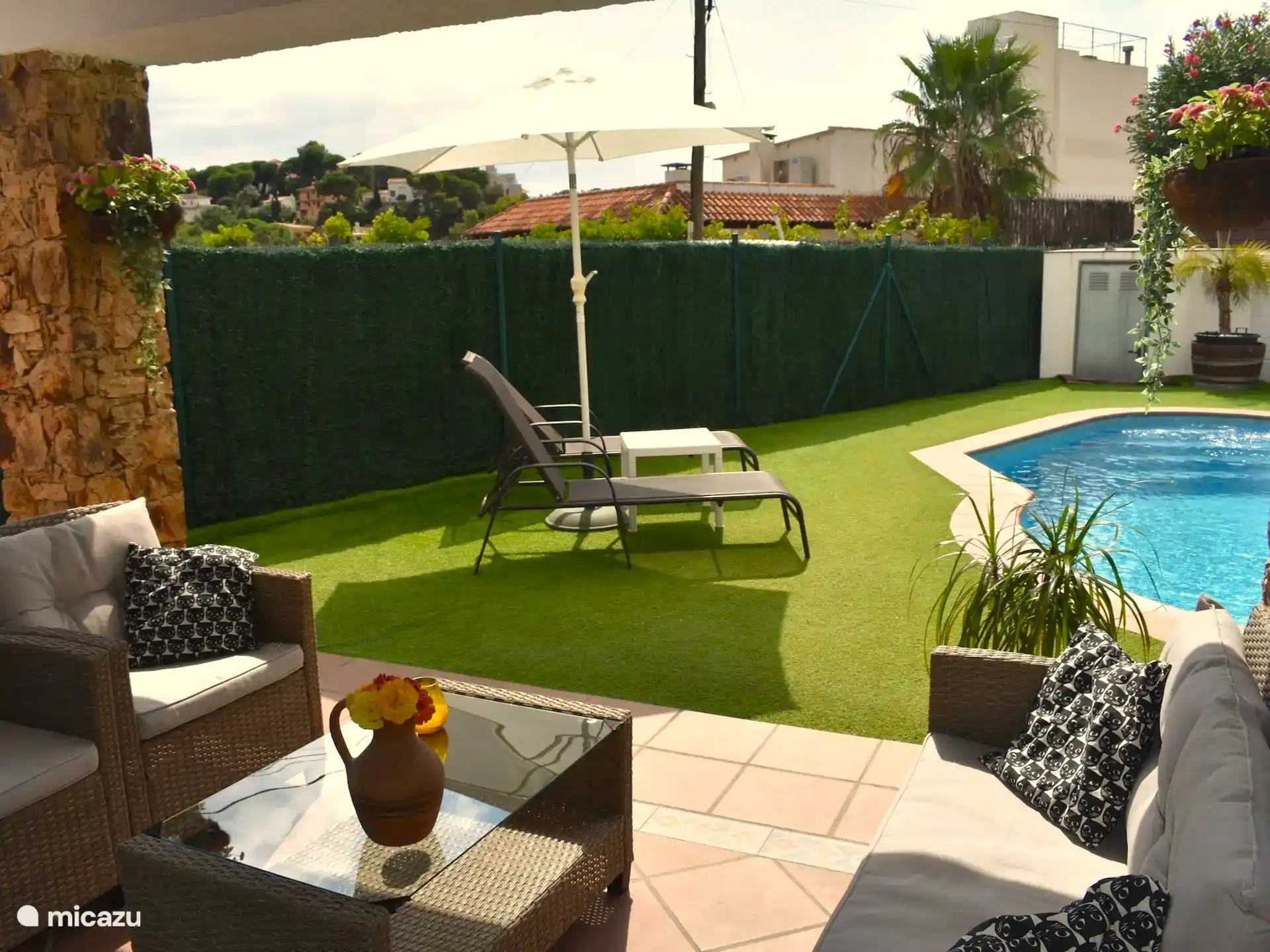 Heerlijk bij Uw prive zwembad!!