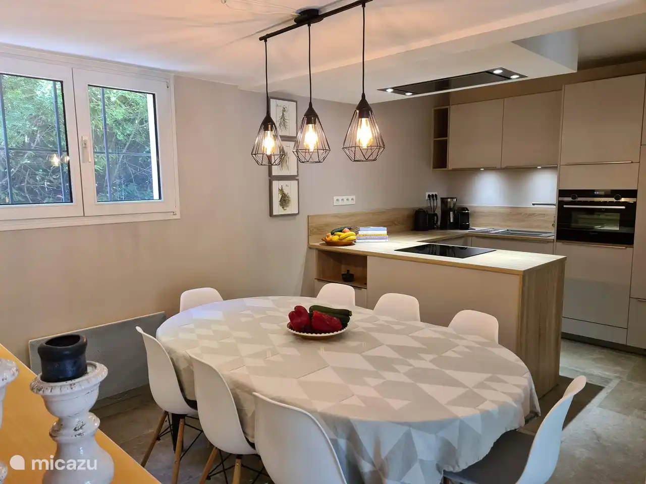 Speisesaal und Küche