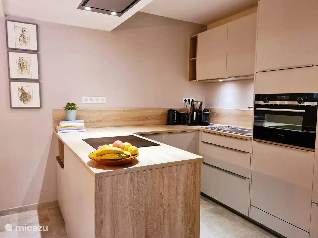 Neue Küche im Sommer 2020 inklusive Nespesso-Gerät 