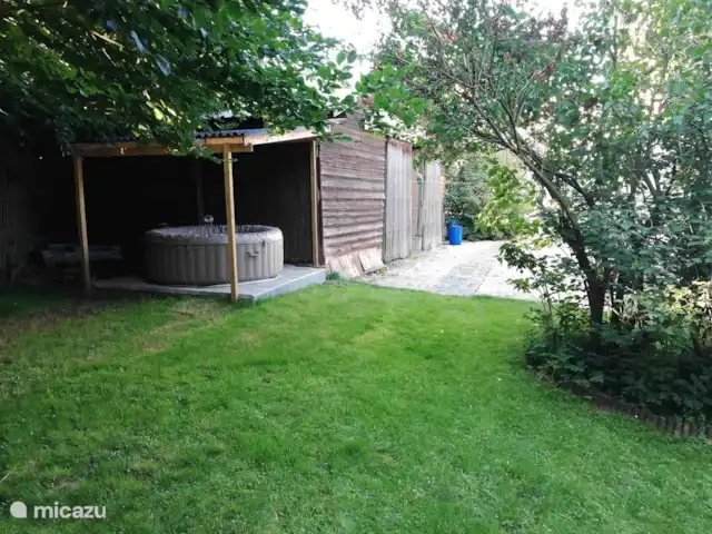 La hacienda en Bélgica, Ardenas, Büllingen - casa de campo jacuzzi