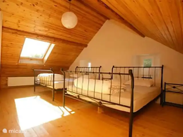 La hacienda en Bélgica, Ardenas, Büllingen - casa de campo dormitorio principal estancia 18 personas