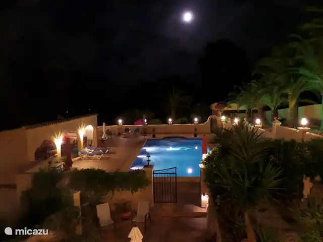 Villa Senomar appartement Picasso huren in Spanje, Costa Blanca, Benissa - vakantiehuis Zwembad bij avond