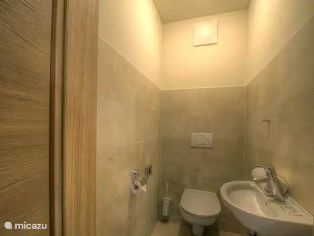 appartement huren in Oostenrijk, Salzburgerland, Kaprun – Kaprun Mountain Resort TopC27 Appart toilet Kaprun Mountain Resort TopC27 bij Kaprun Rentals