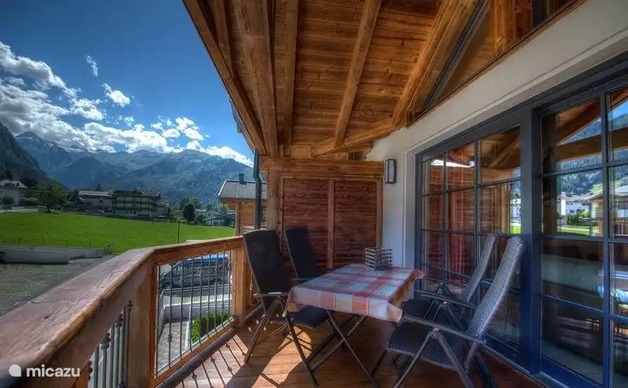 Balkon Kaprun Mountain Resort TopC27 bij Kaprun Rentals