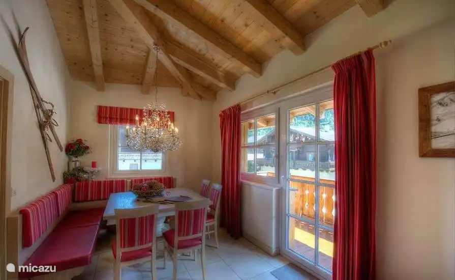 Eethoek Kaprun Mountain Resort TopC27 bij Kaprun Rentals