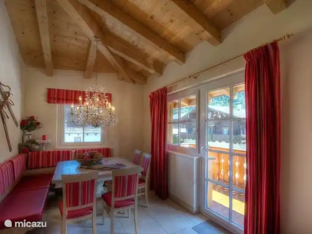 appartement huren in Oostenrijk, Salzburgerland, Kaprun – Kaprun Mountain Resort TopC27 Eethoek Kaprun Mountain Resort TopC27 bij Kaprun Rentals