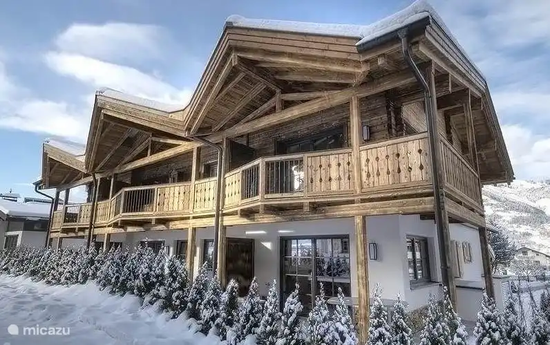 Het prachtige appartementencomplex Kaprun Mountain Resort waarin uw appartement zich bevindt.

