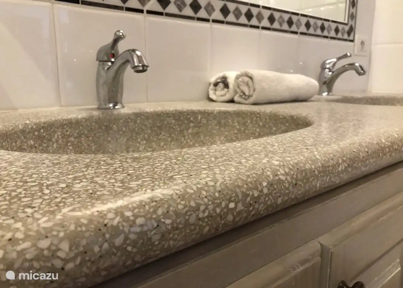 Fregadero doble hecho a medida y hecho a mano