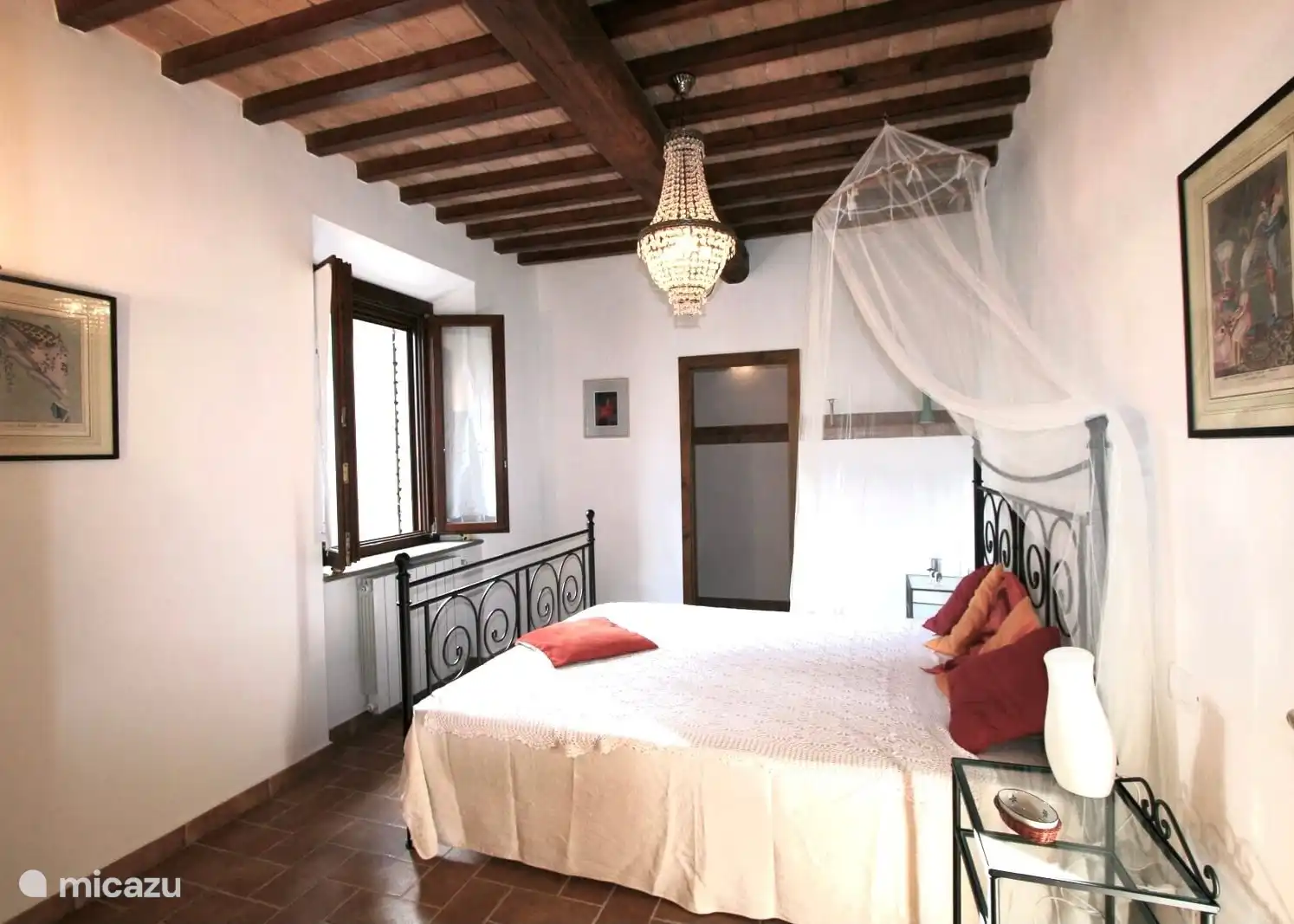 Dormitorio para 2 personas con cama doble de 160x200 mtr