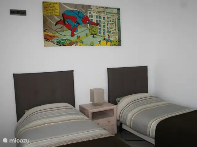 Location de Vacances Espagne, Costa Blanca, Ciudad Quesada, villa - Villa Entre Lagos Chambre au 1er étage avec 2 lits simples.