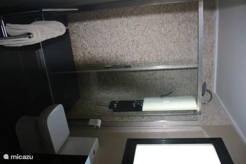 1. Stock Badezimmer.