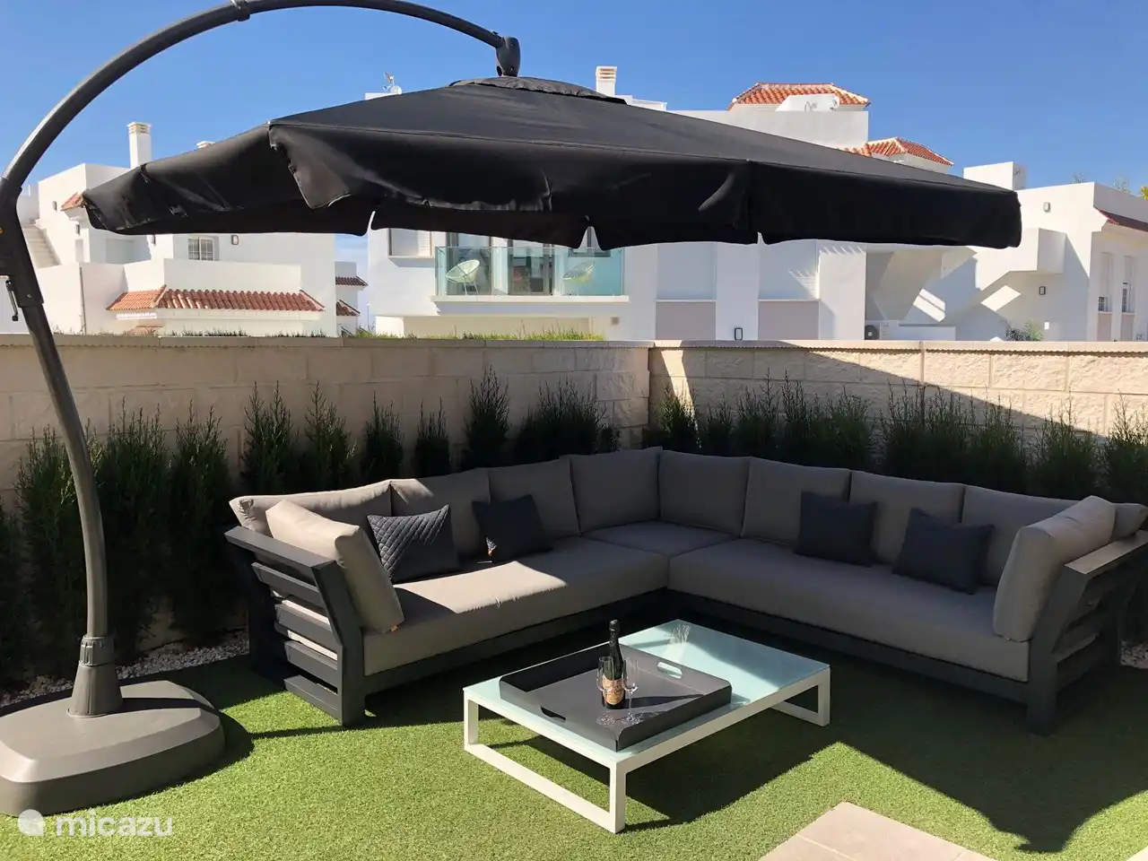 Schönes Faulenzen, auch viele Schattenplätze!