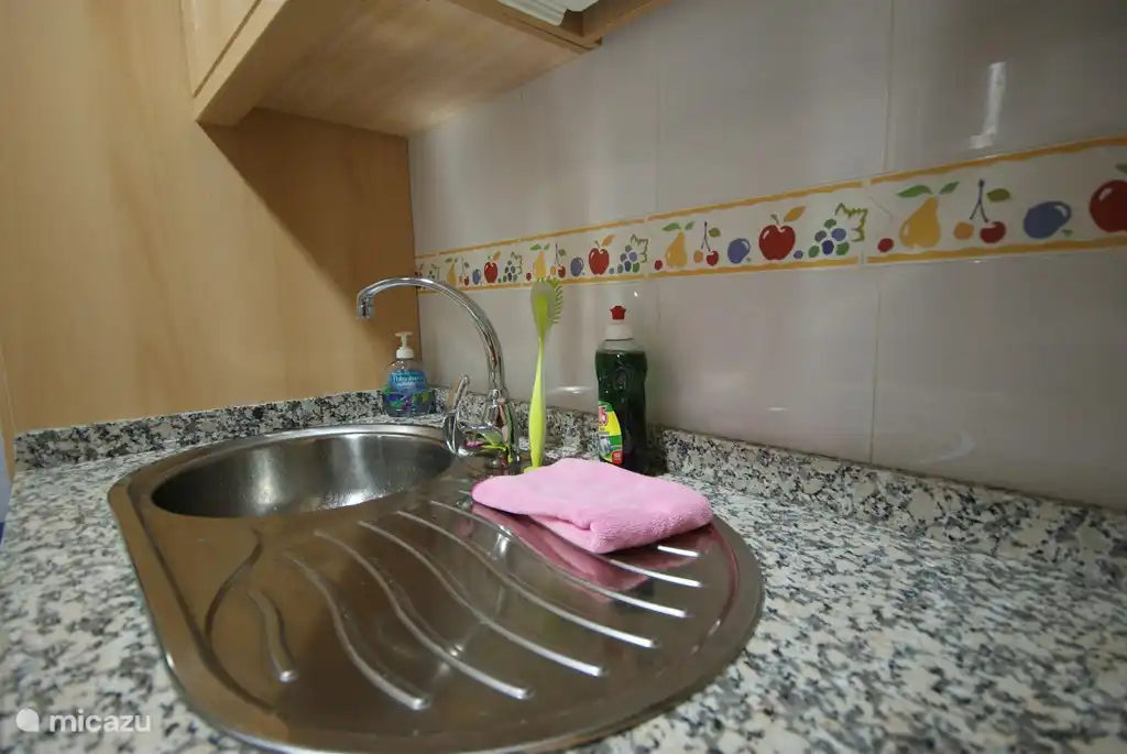 Côté humide de la cuisine.