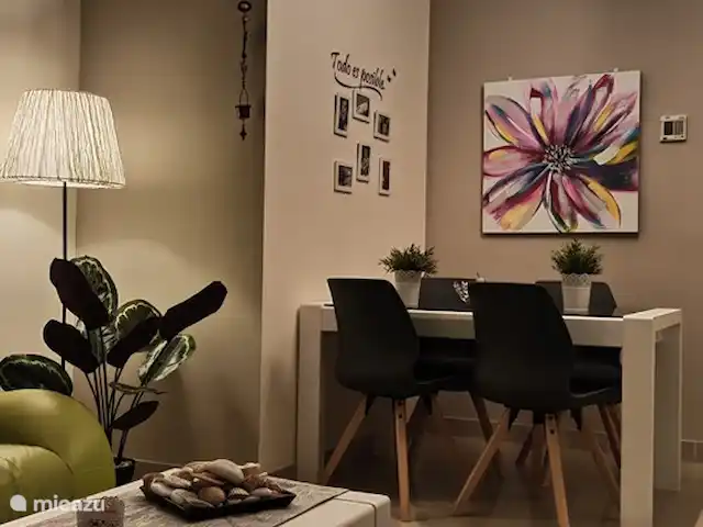 Casa JoCa huren in Spanje, Costa del Sol, Benalmádena - appartement Warme kleuren in de woonkamer.