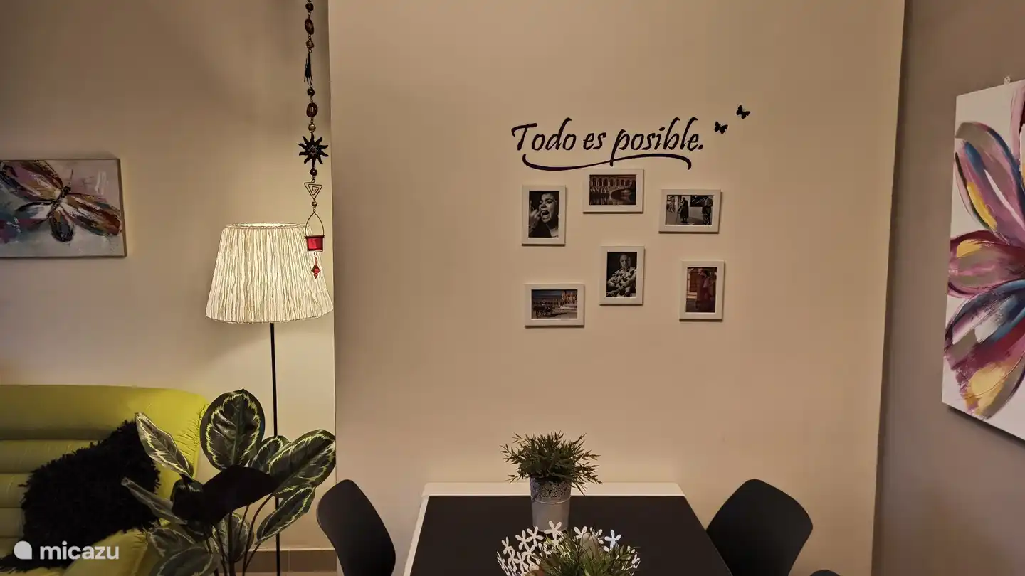 Coin repas de l'appartement.