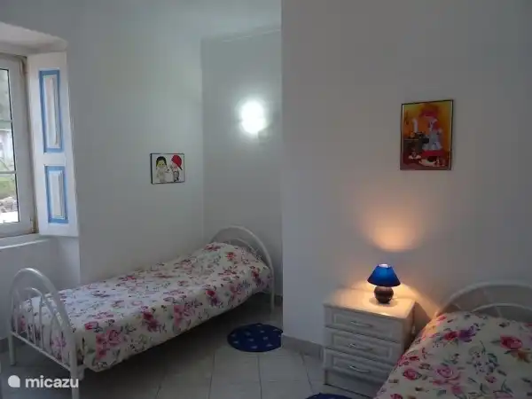 This room in the Quinta has two single beds.