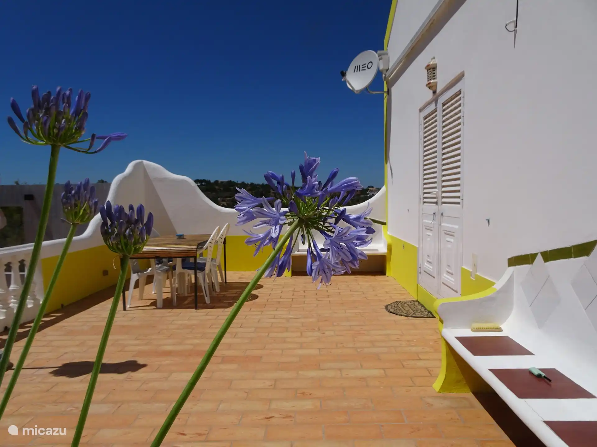 Again the terrace next to the Quinta