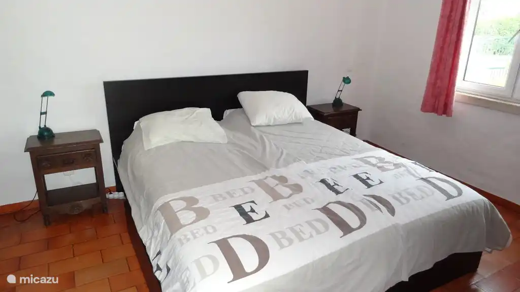 Master bedroom with air-conditioning | heater and private bath. In 2016 replaced all beds and matasse.