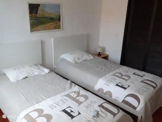 Os Quatros, Quinta do Paraíso | Portugal, Algarve, Carvoeiro - villa Les 2x lits simples dans la chambre 3. Remplacés en 2016.