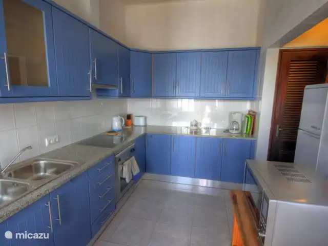 Os Quatros, Quinta do Paraíso | Portugal, Algarve, Carvoeiro - villa Le chef amateur trouvera tout ce dont il a besoin. y compris lave-vaisselle, congélateur, réfrigérateur, micro-ondes, four à convection.