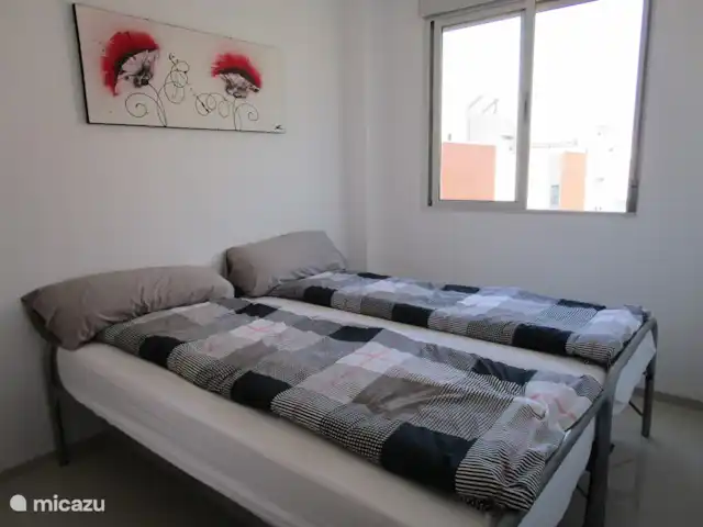 Apartamento de lujo, Torrevieja, Varudi en España, Costa Blanca, Torrevieja - apartamento El segundo dormitorio con 2 cómodas camas individuales que se pueden mover si es necesario.