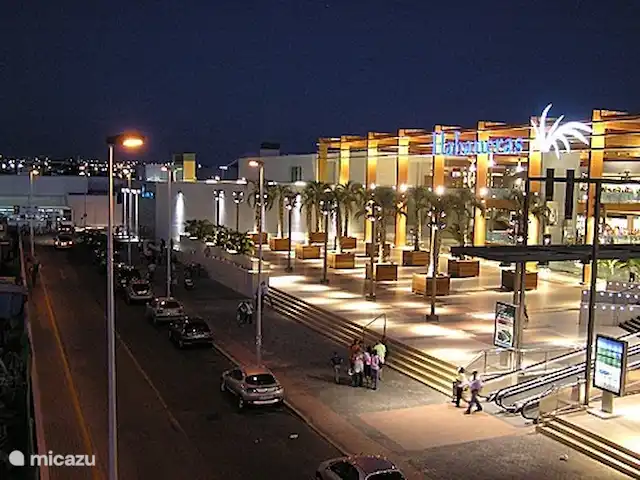 Apartamento de lujo, Torrevieja, Varudi en España, Costa Blanca, Torrevieja - apartamento Para una verdadera experiencia de compras, puede visitar Zenia Boulevard, uno de los centros comerciales más grandes de Europa.