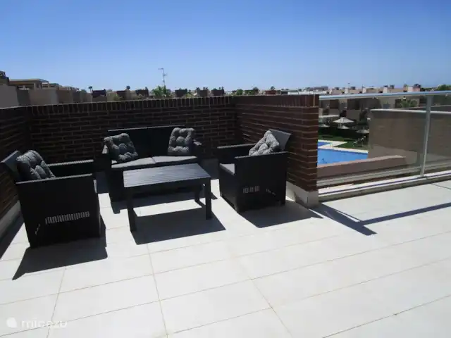 Apartamento de lujo, Torrevieja, Varudi en España, Costa Blanca, Torrevieja - apartamento Salón situado en la azotea.