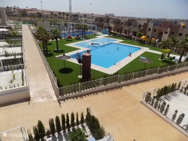 Apartamento de lujo, Torrevieja, Varudi en España, Costa Blanca, Torrevieja - apartamento Desde la gran azotea se puede disfrutar del sol español y de la impresionante vista durante todo el día.