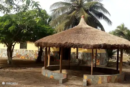 Vacation rental Ghana – holiday house Ayikoo Beach House summer cabin