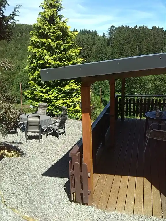 Veranda und Terrasse darunter