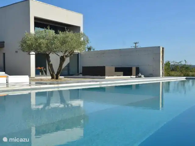 Villa 'Les cubes de Beaulieu' | France, Ardèche, Beaulieu (Ardèche) - villa Piscine à débordement de pas moins de 5 x 18 mètres !