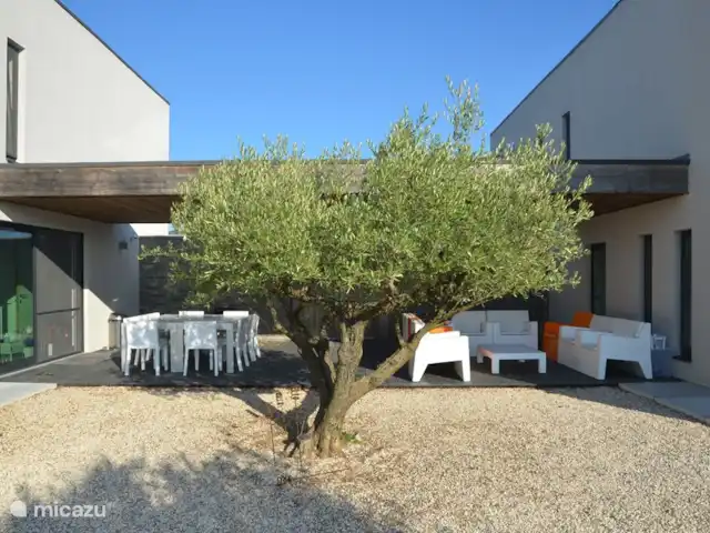 Villa 'Les cubes de Beaulieu' | France, Ardèche, Beaulieu (Ardèche) - villa 2 Maisons sont reliées entre elles par un toit.