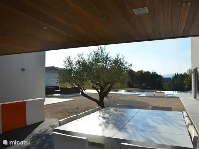 Villa 'Les cubes de Beaulieu' | France, Ardèche, Beaulieu (Ardèche) - villa Sous le toit, c'est là où les gens vivent l'été...!