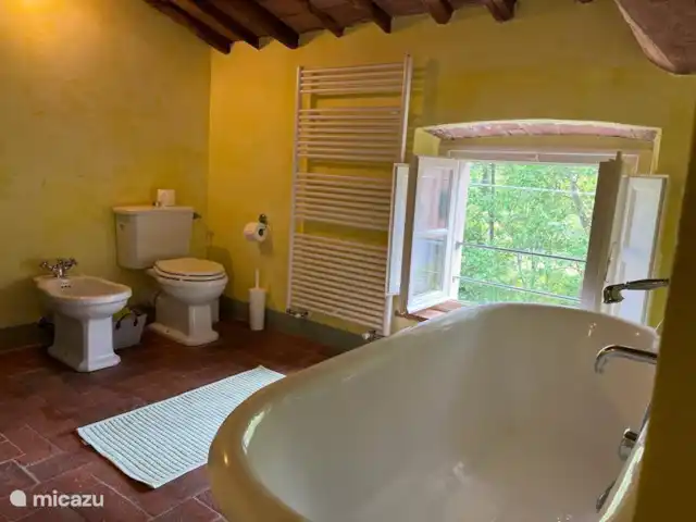 Il Mulino | Italie, Toscane, Lucca - moulin Troisième étage : salle de bain 'Michele'